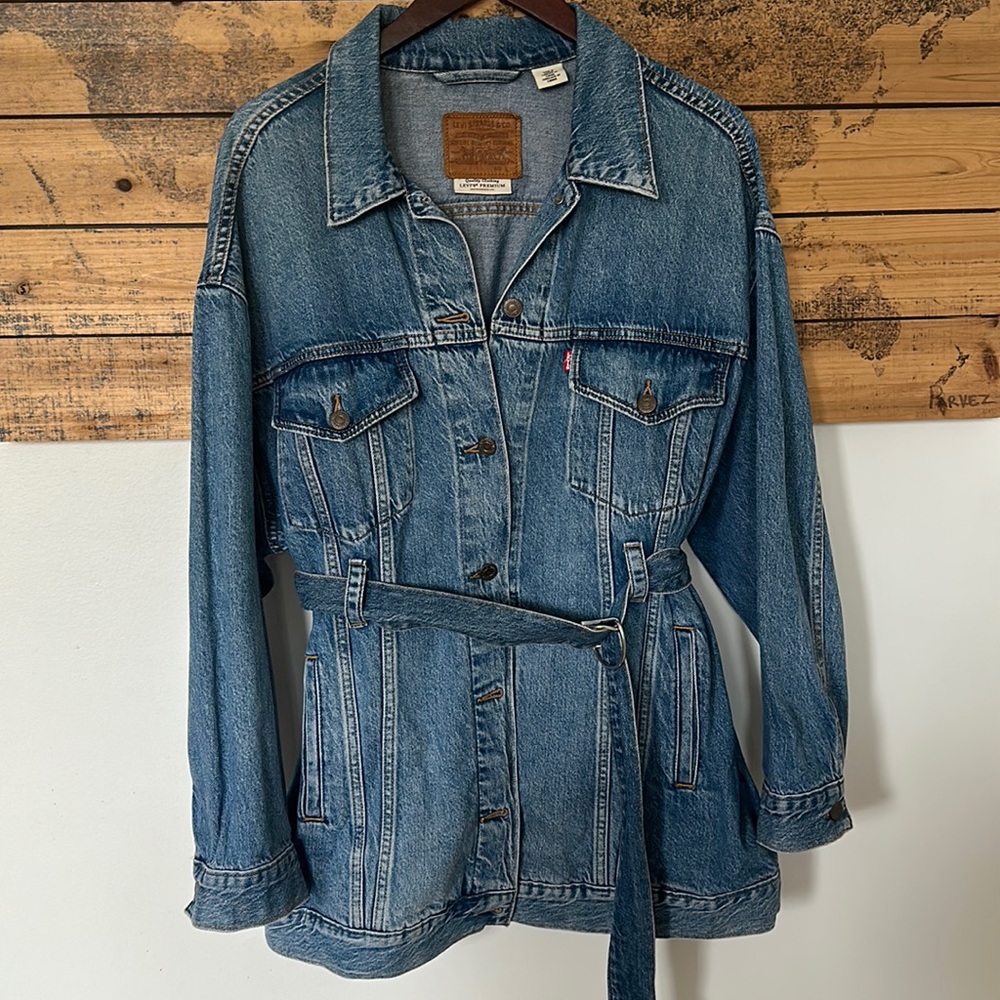 Levi’s belted trucker jacket